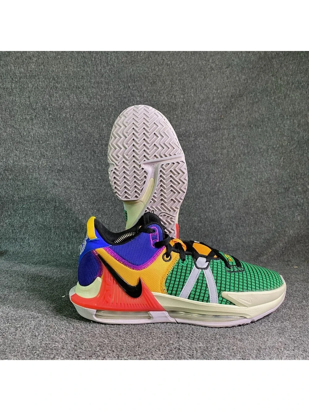 Nike LeBron Witness 7 Multi-Color Basketball Shoes Size 9.5 DM1123-501